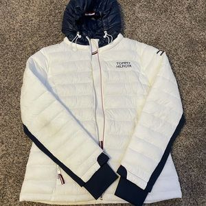 Tommy Hilfiger Coat/ Size: Medium/ Lightly Worn